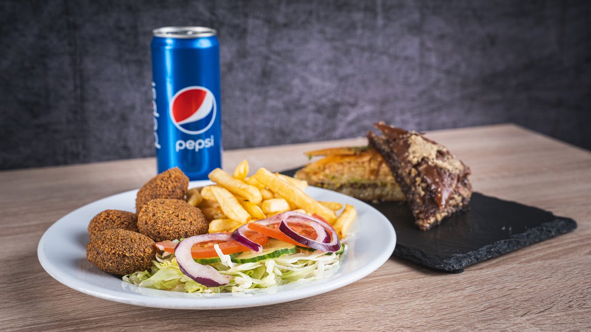 Falafeles kebab tál menü