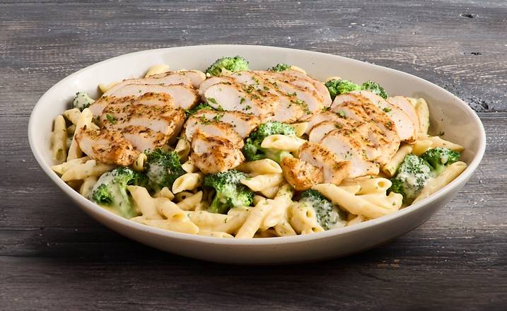 Family Chicken and Broccoli Alfredo