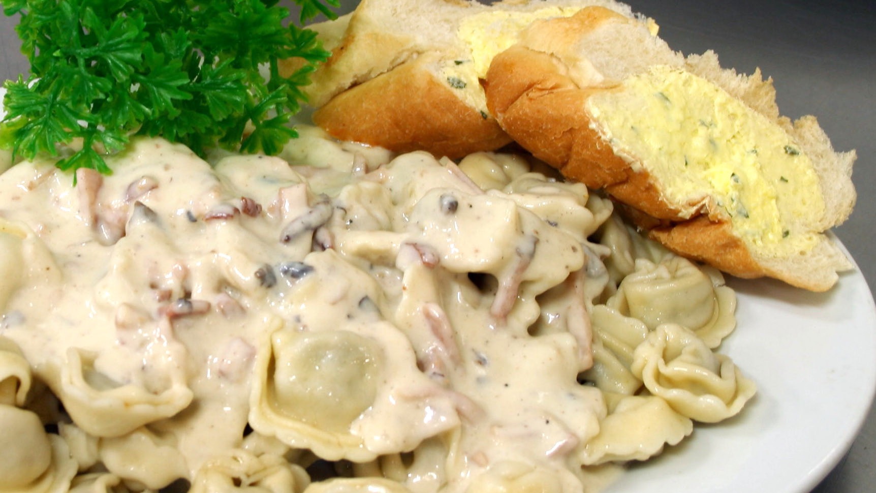 Tortellini Alla Panna family size 2.5 kg (cold)