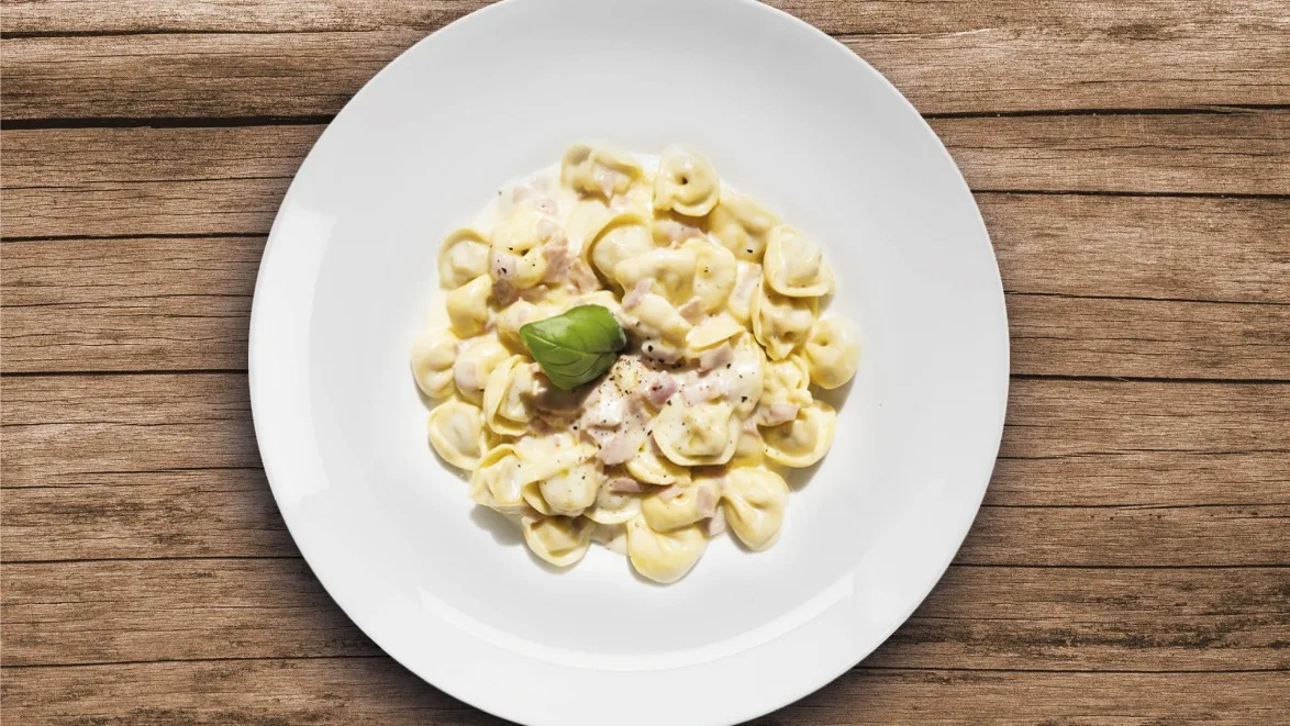 Tortellini panna e prosciutto