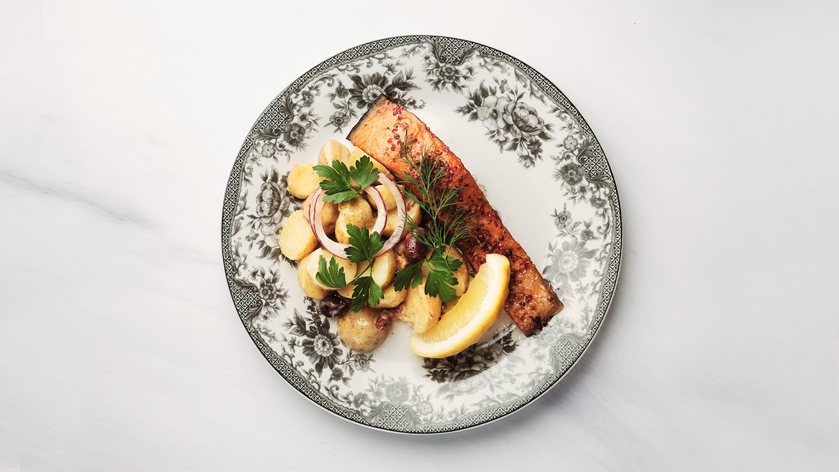 Salmone e Insalata Di Gamberi