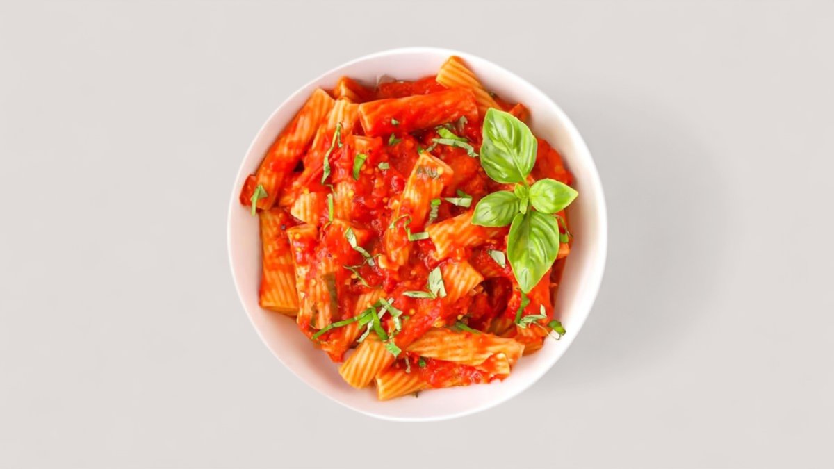 2 PORZIONEN Frische Rigatoni alla Diavola +2 Kleine Salat + Brot
