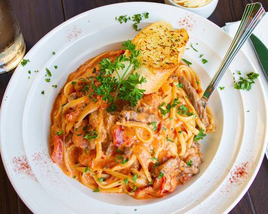 Beef Steak Tomato Cream Linguine Pasta