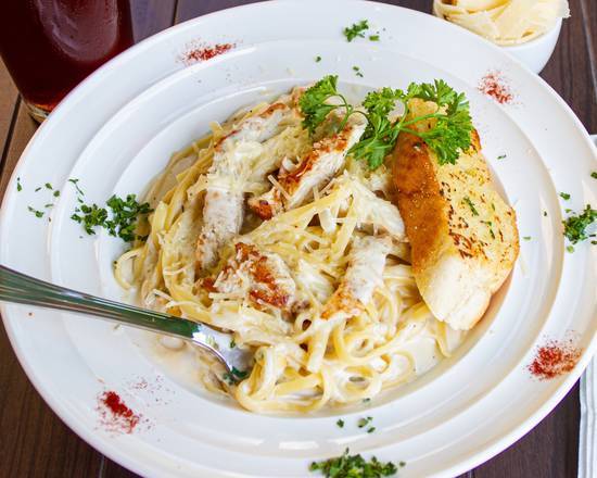 Chicken Alfredo Linguine Pasta