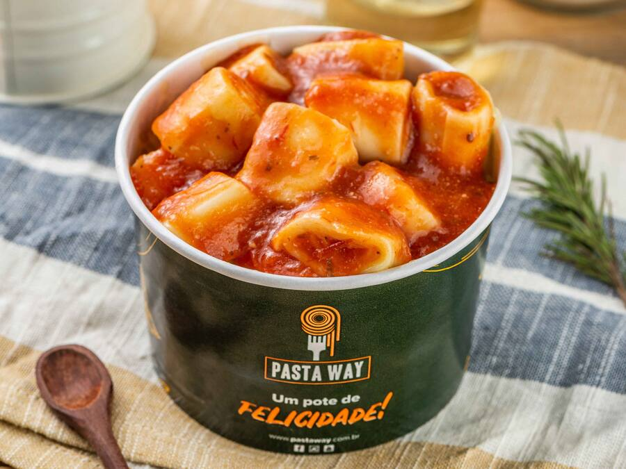 Canelone Presunto e Queijo ao Sugo