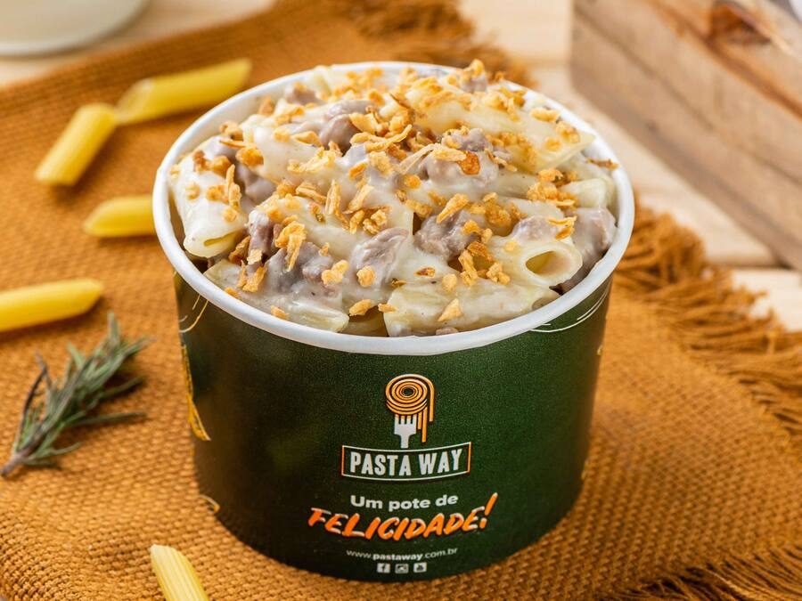 Penne ao Molho de Alcatra com Catupiry