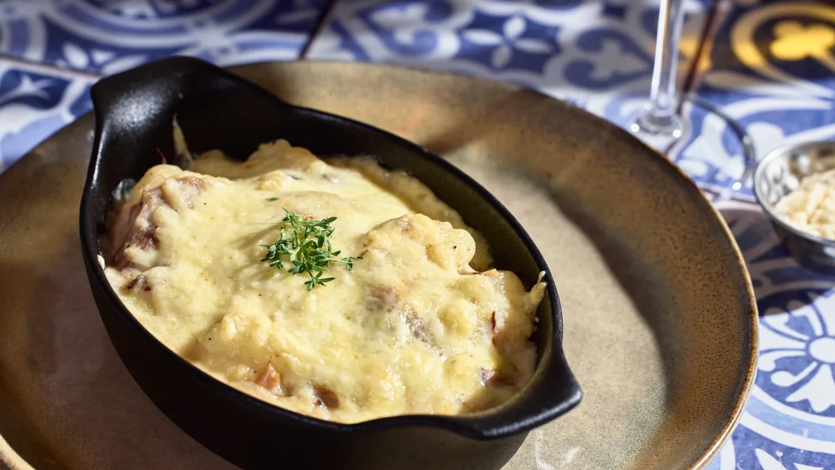 Gratinirane njoke sa butkicom u sosu od rena