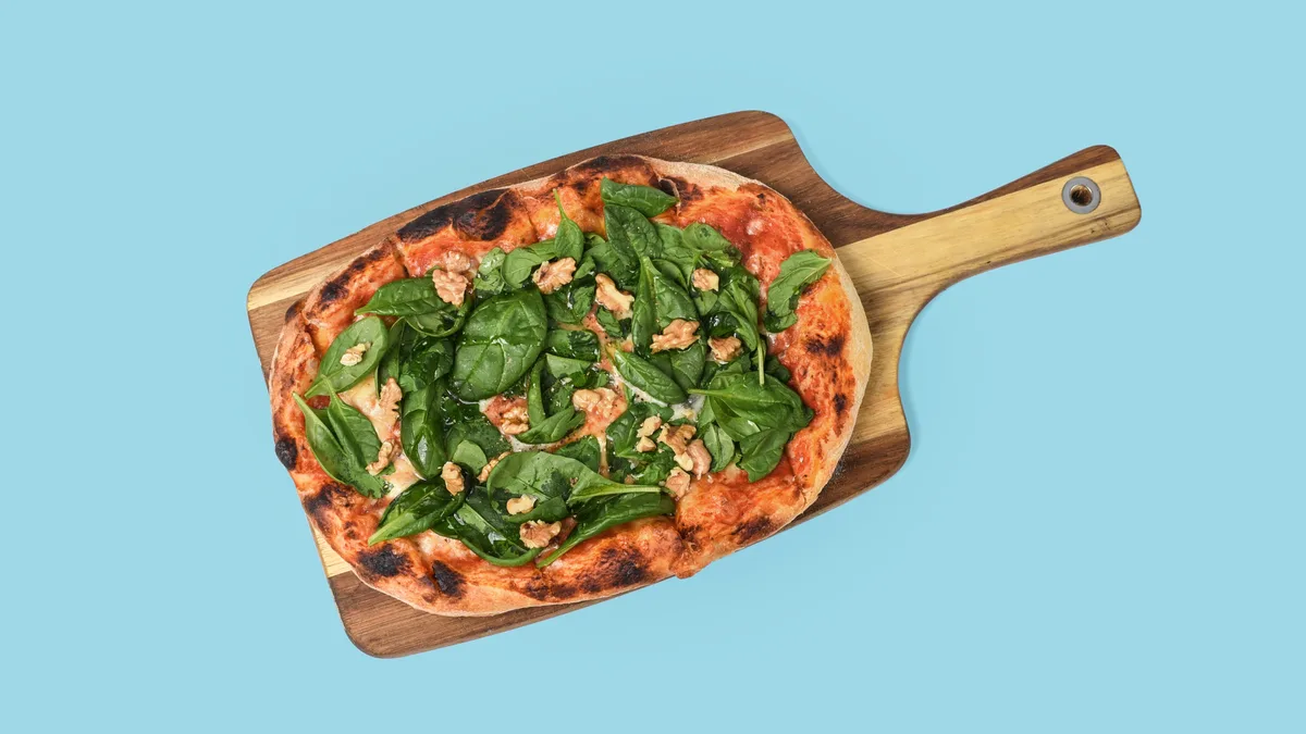 Pinsa Gorgonzola und Spinat