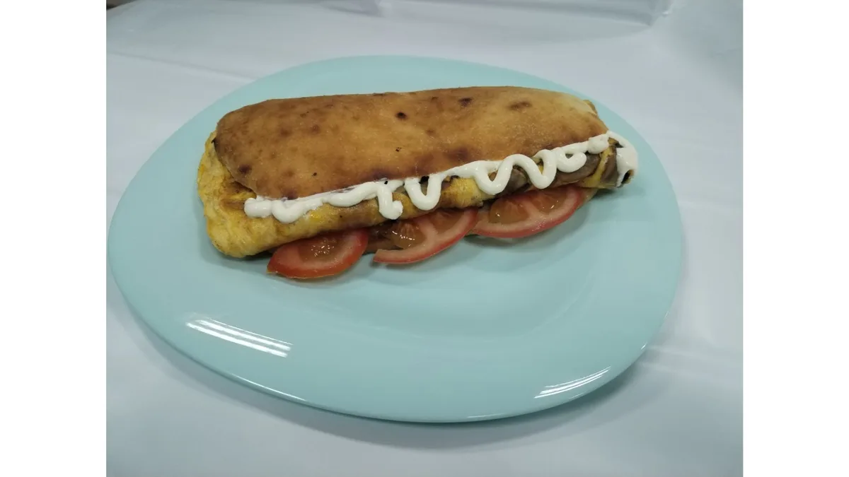 Sendvič omlet sa šunkom