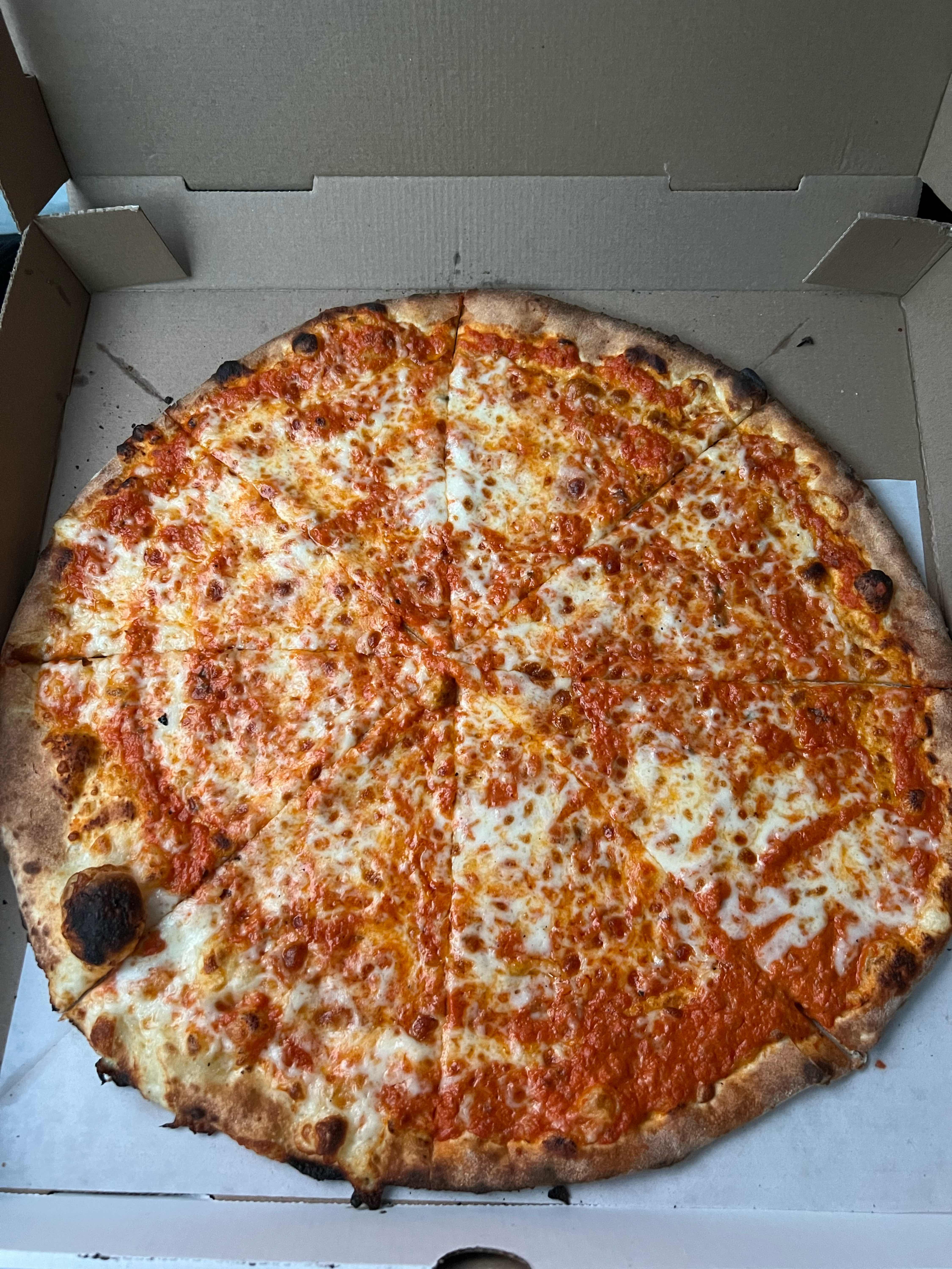 Patty's Alla Vodka Pizza (Regular)