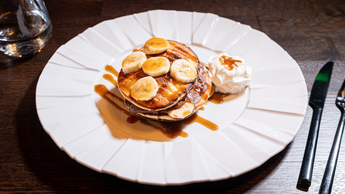 Pancakes cu nutella și banană