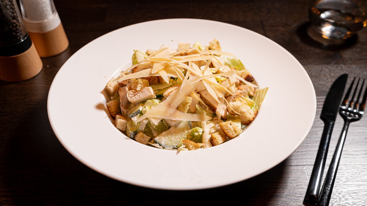 Salată Caesar