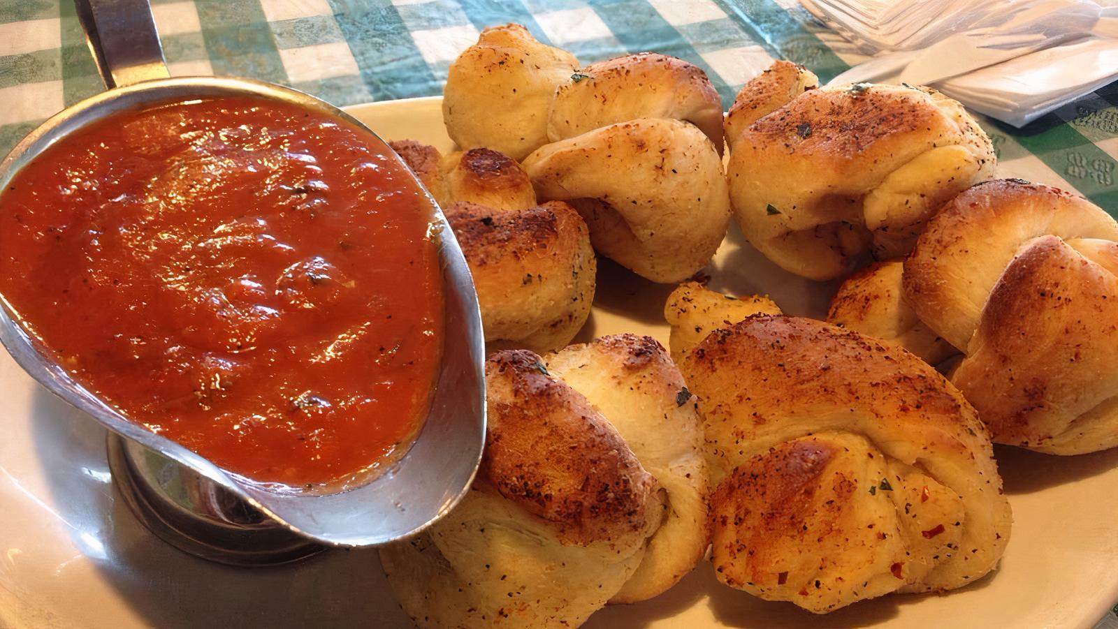Garlic Knots with Sauce ( 7pcs )