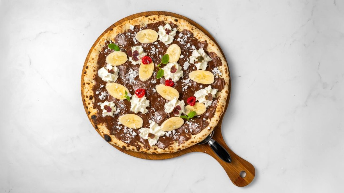 Nutella pizza