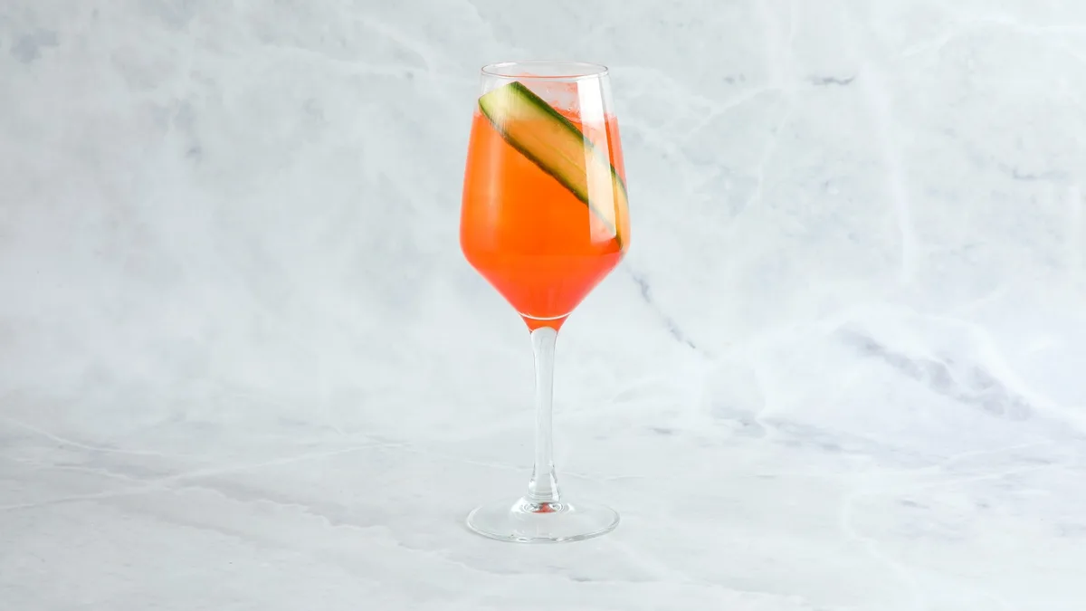 Aperolini