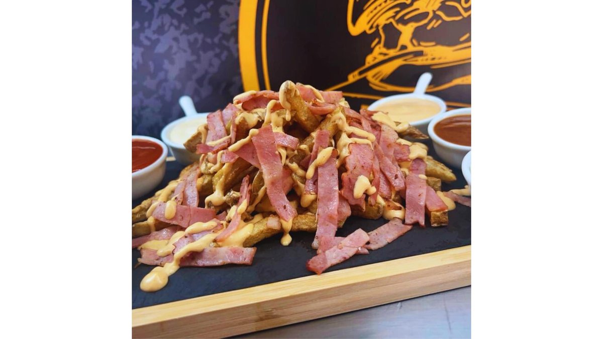 CARTOFI PRĂJIȚI CU BACON and SOS LA ALEGERE