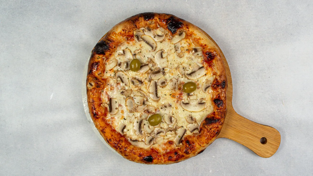 Capriciosa pizza 24cm