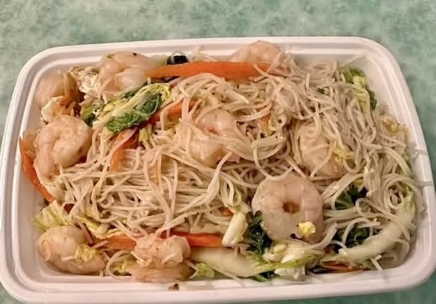 Shrimp chow Mei fun