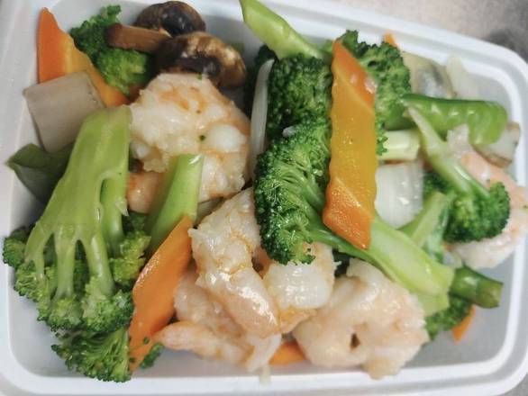 Steamed Shrimp with Mixed Vegetables