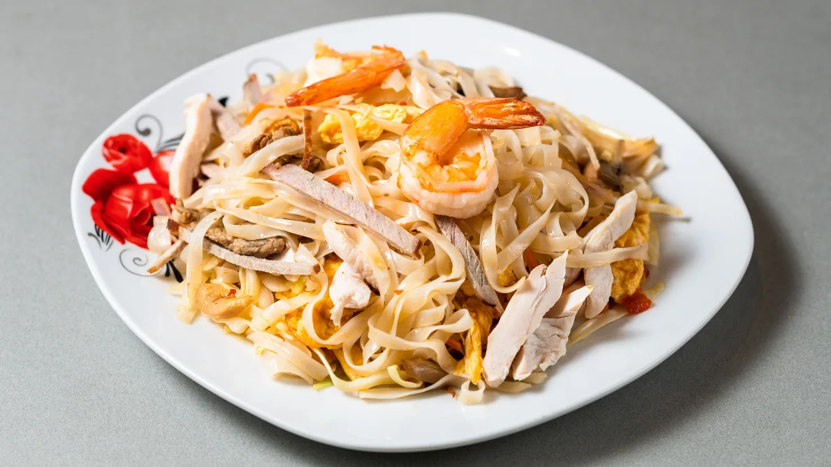 42. Special Signapore Noodles