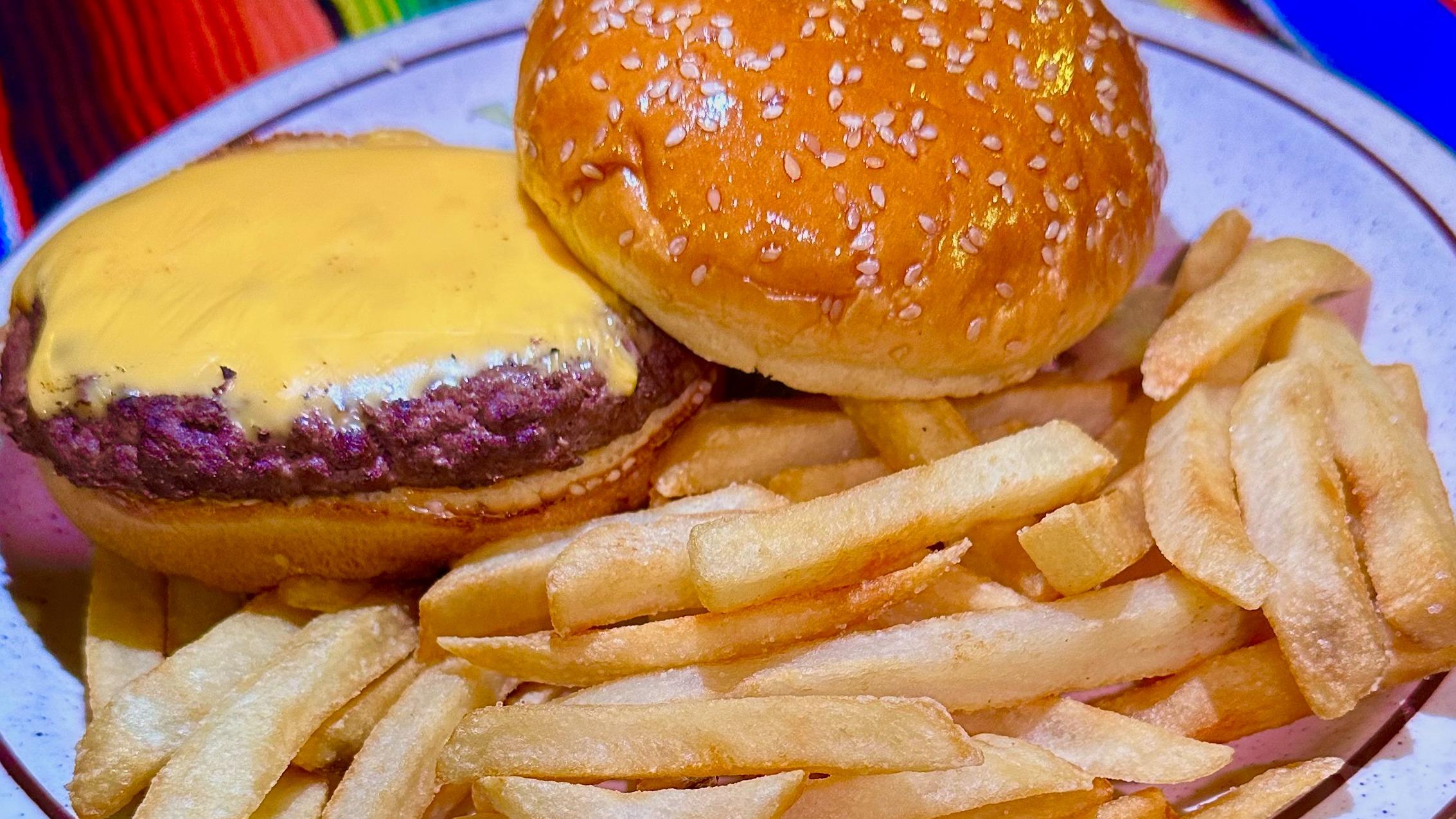 Grande Burger Deluxe with Cheese