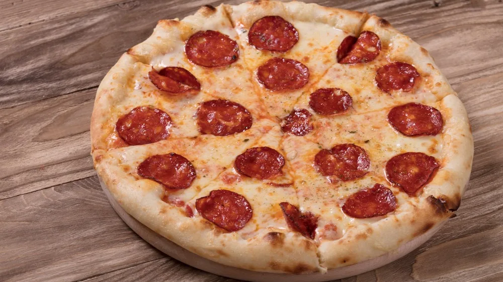 Pepperoni pizza 32 cm