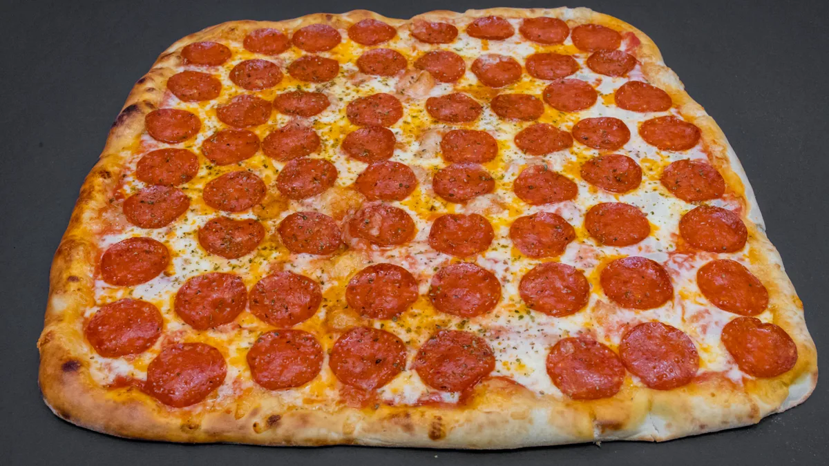 XL pepperoni pizza