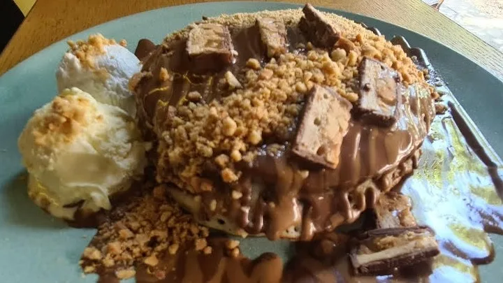 Palačinka Crni Snickers