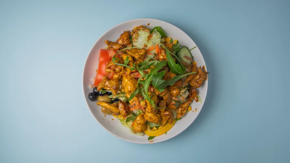 40. Hähnchen Salat