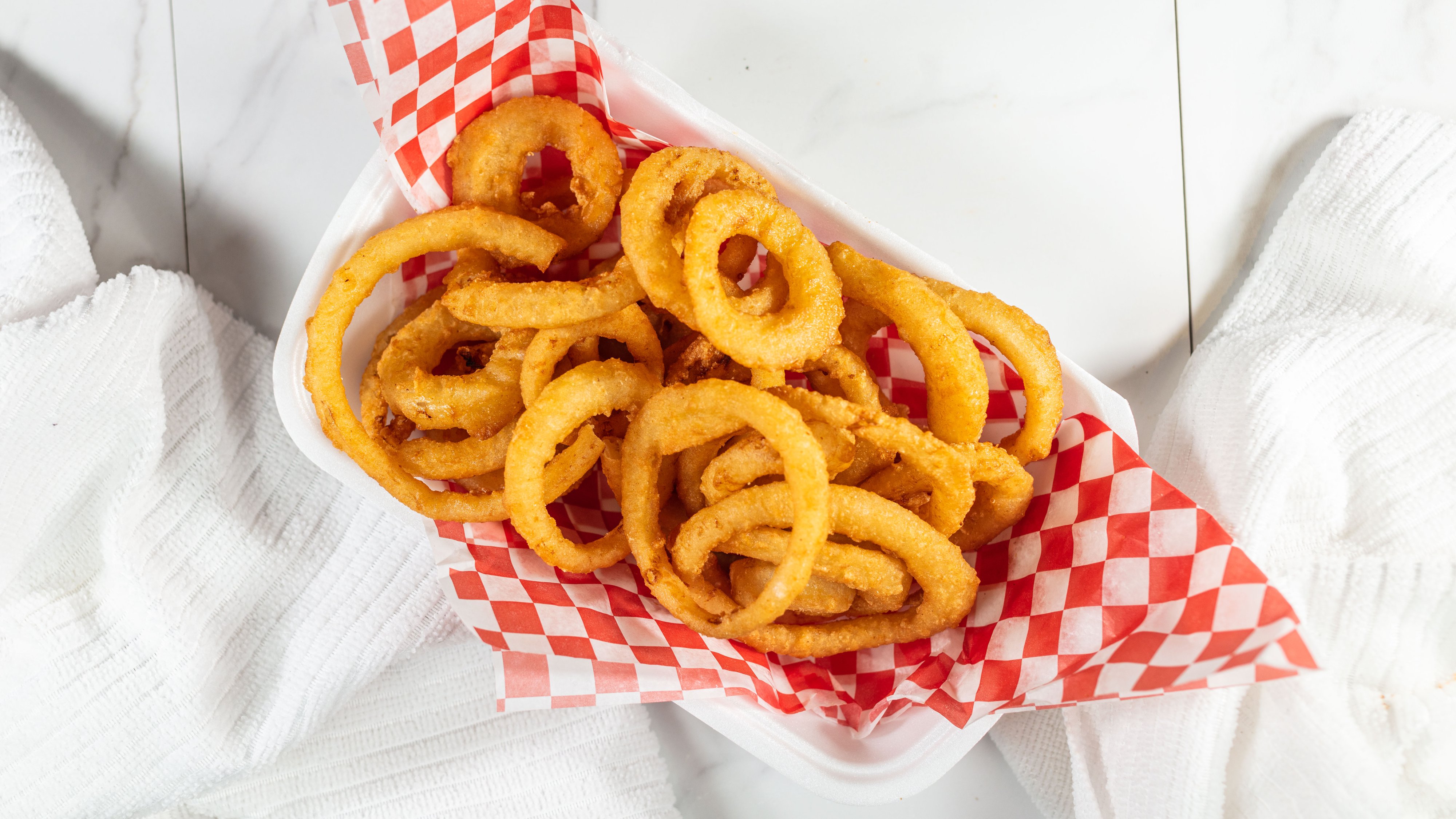Large Onion Rings With Ancho Chipotle Sauce