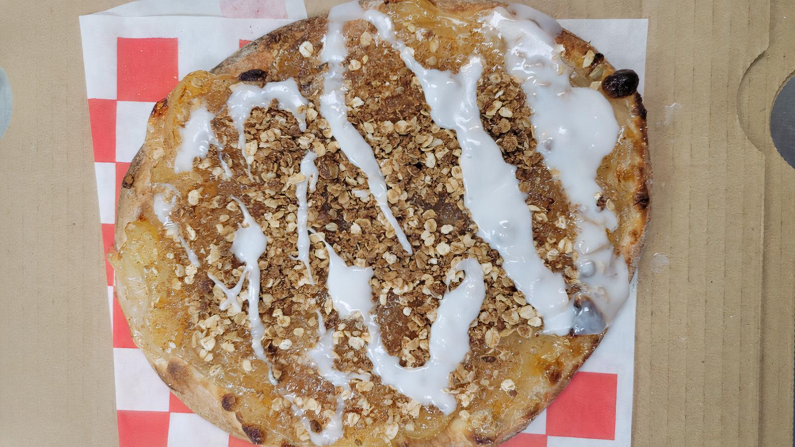 Apple Cobbler Pizza
