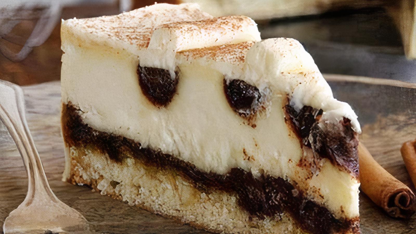 Cinnamon Bun Cheesecake