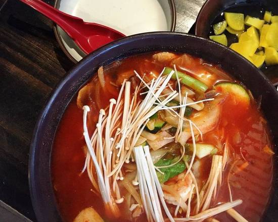 Spicy Oyster Noodle