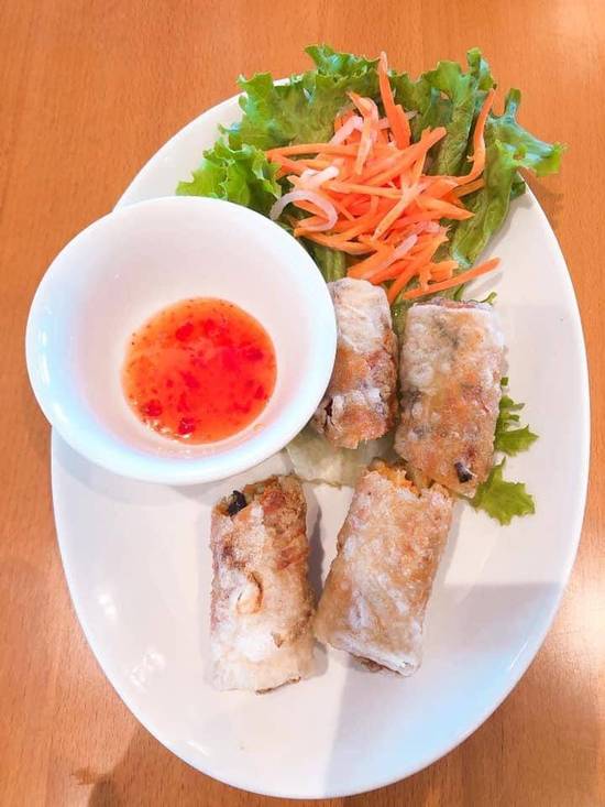 A1. Egg Rolls (Cha gio 2 rolls)