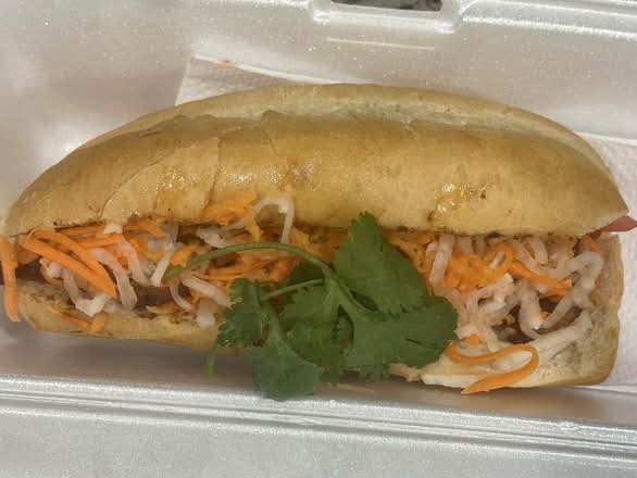 VS2. Vietnamese Sandwich with Grilled Pork (Banh mi Heo nuong)