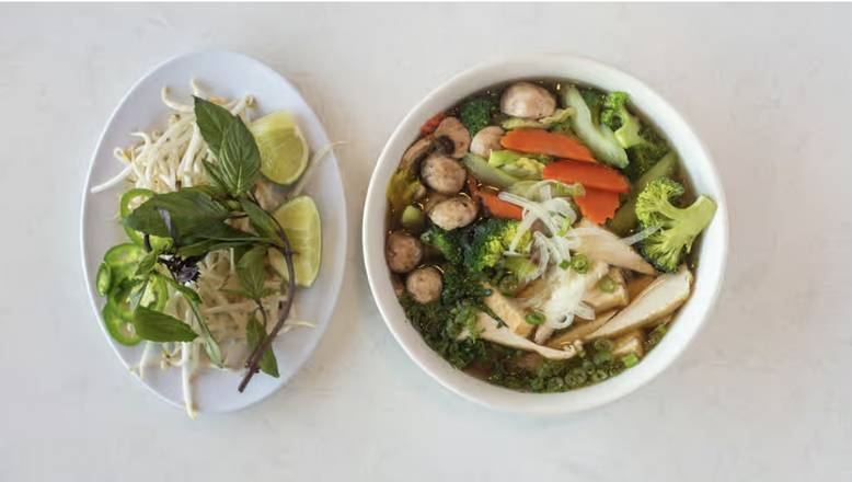 Special Vegetarian Noodle Soup (Large) (Phở Chay Đặc Biệt)