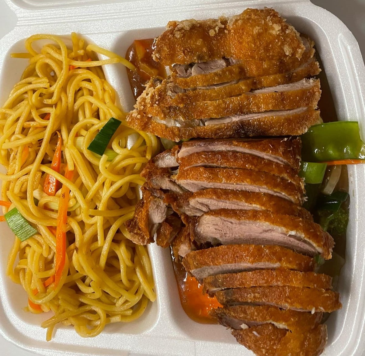 23. Vịt + Sốt Chua Ngọt + Přílohy