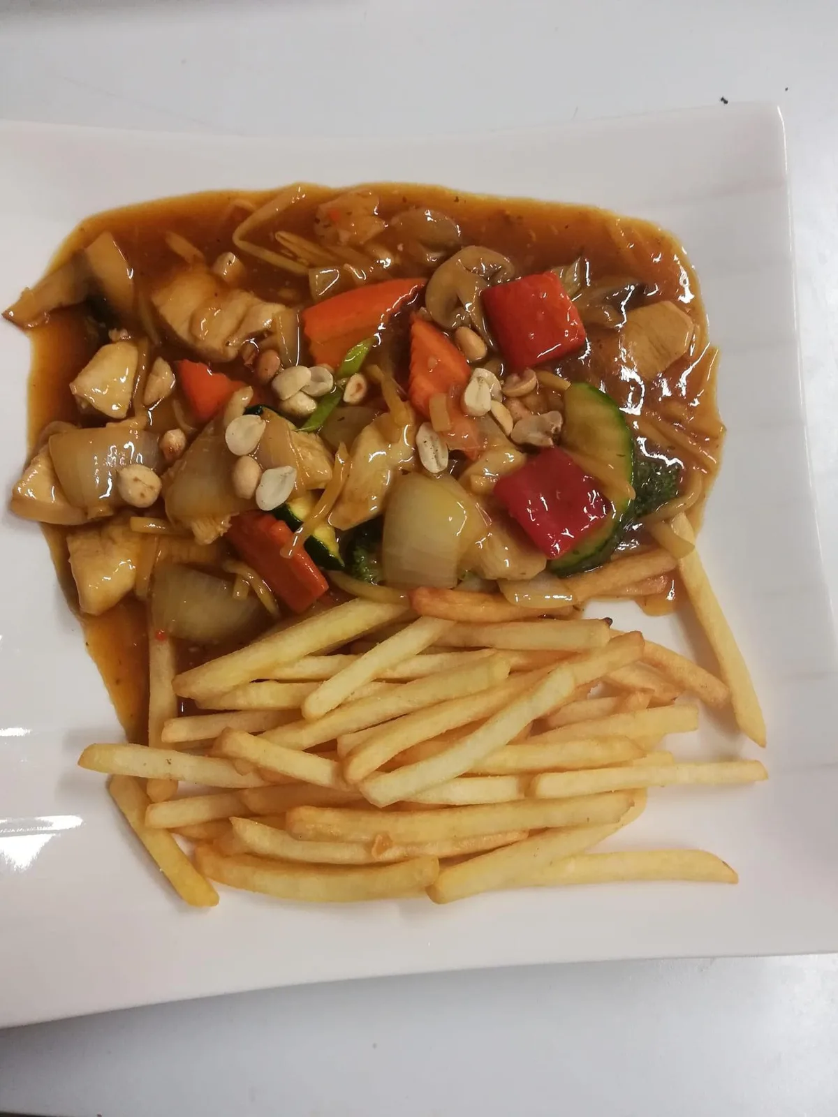 24. Gà Kung-Pao + Přílohy