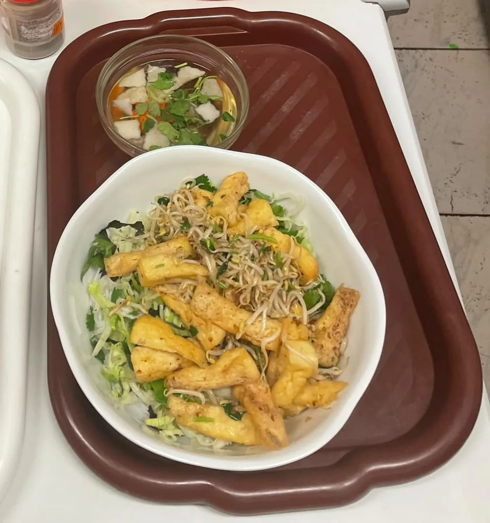 4.D Bún Bò Nam Bộ s tofu