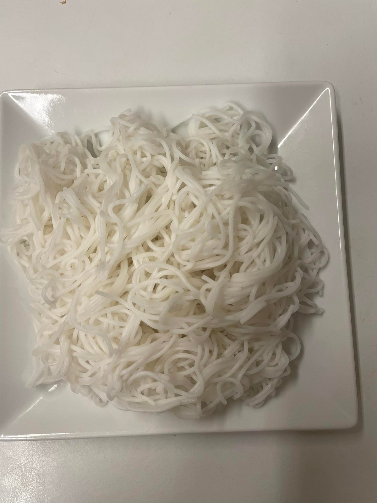 47. Bún Trắng