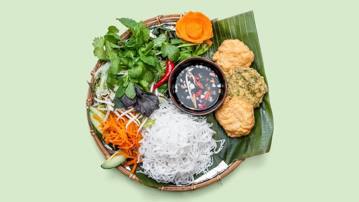 27. Bun Cha Tom