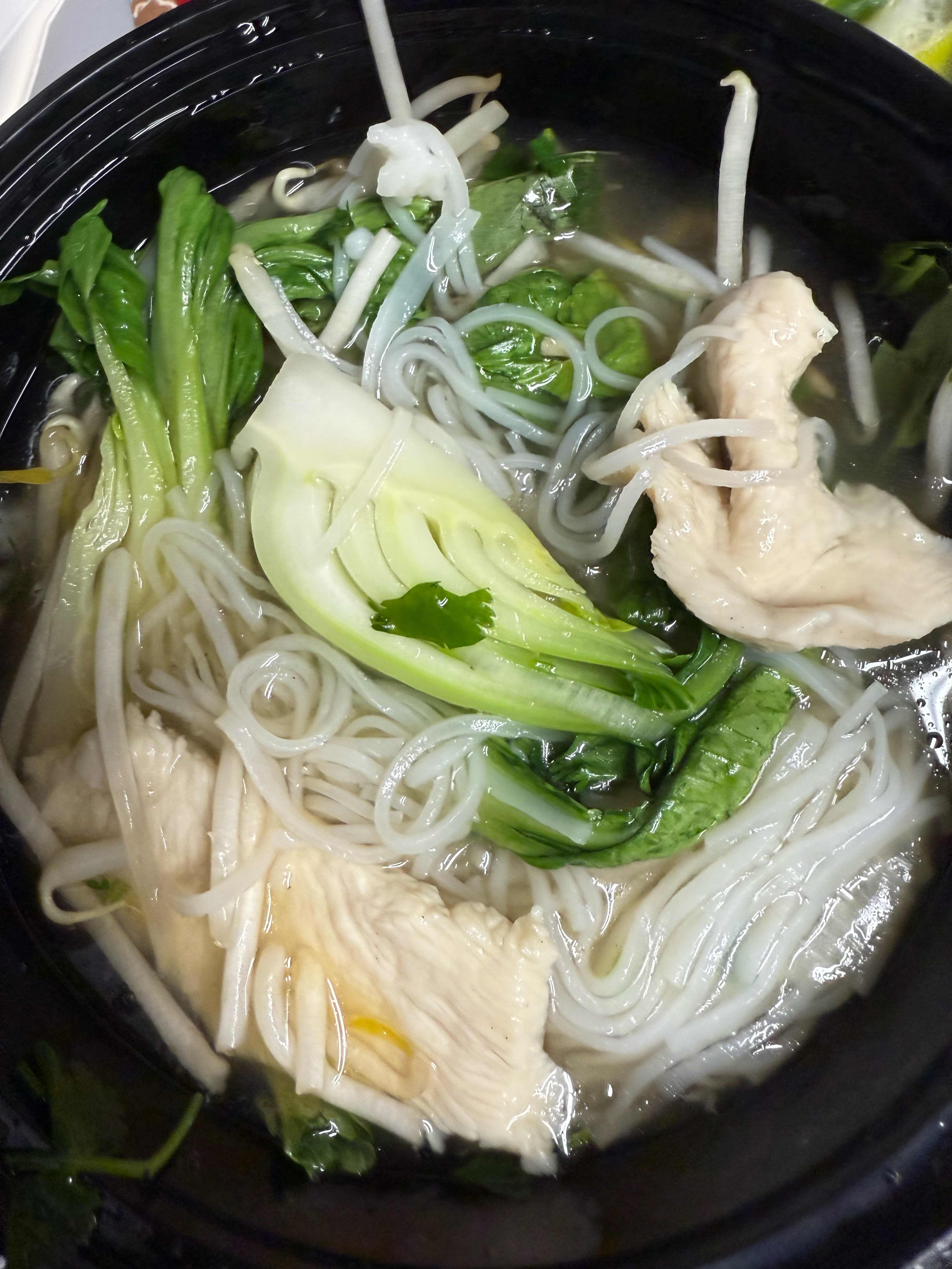 6P. Sliced Chicken Breast Rice Noodle Soup