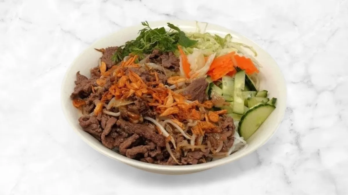 Bún bò Nam Bộ
