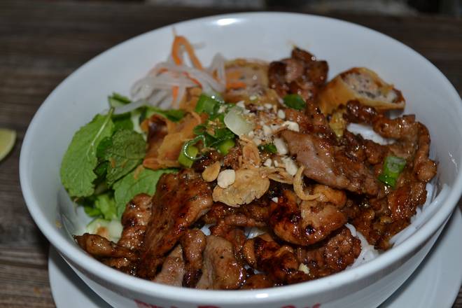 BUN-Grilled Pork and Fried Egg Rolls