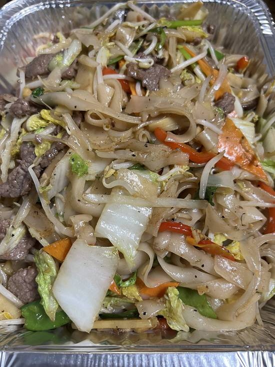Sauteed Soft  White or Yellow Egg Noodle  Beef/ Half Tray