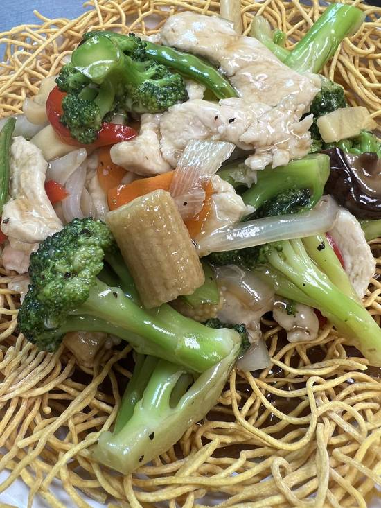 Seafood Combination of Shrimp, Calamari, Scallop, and Fish Balls Crispy noodle