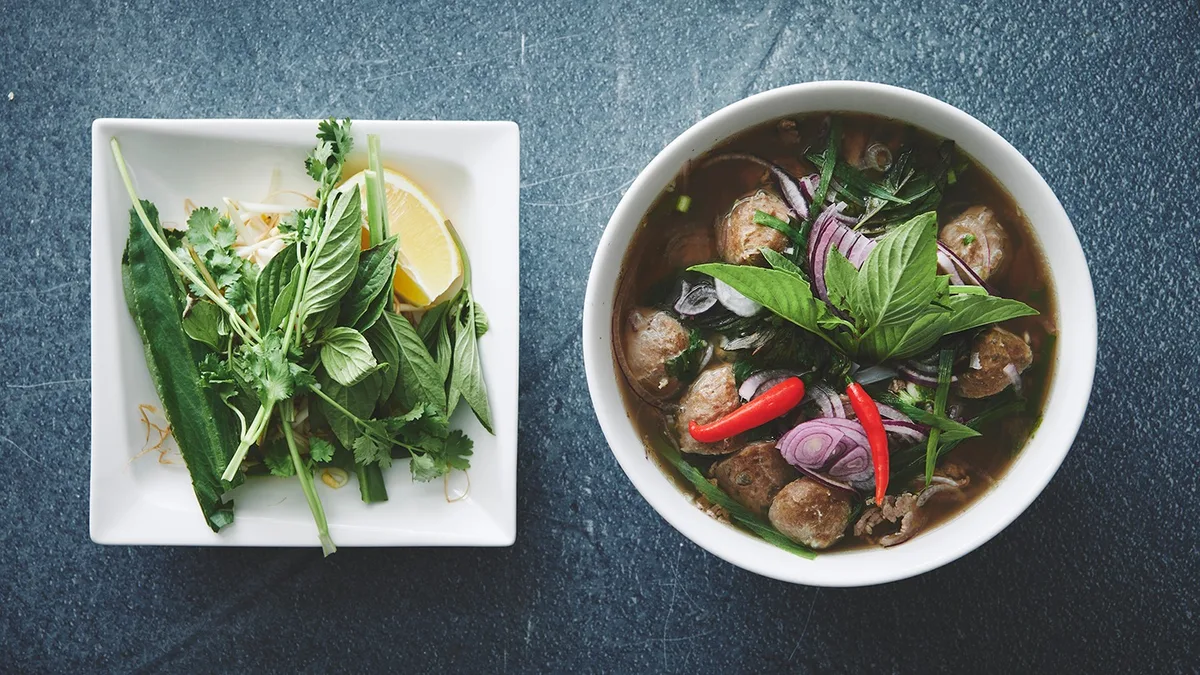 12 Pho Bò Tái - Bò Viên