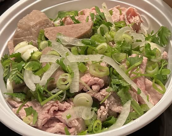 14. Eye of Round Steak and Beef Meatballs (Phở Tái, Bò Viên)