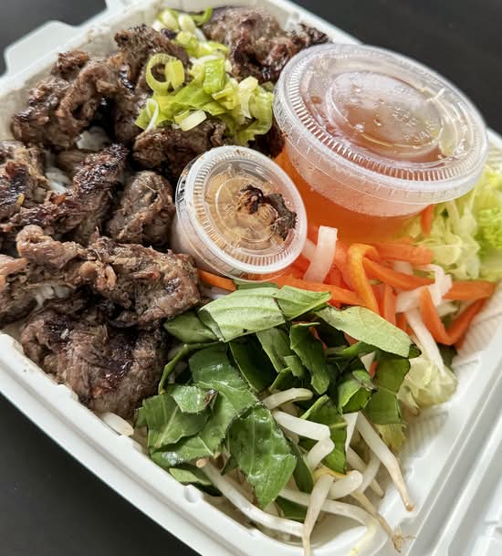 34. Vermicelli with Lemongrass Beef (Bún Bò Nướng Sả)