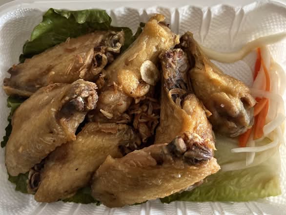 6. Chicken Wings (Cánh Gà Chiên Nước Mắm)